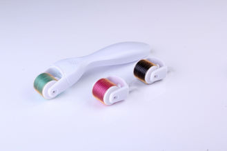 China Sistema Titanium do rolamento de Derma, rolo de 2.0mm 540 Microneedles Derma para cuidados com a pele fornecedor