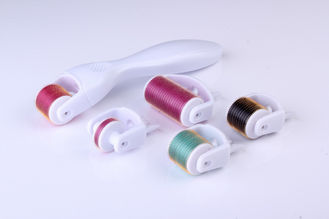 China Sistema do rolamento de Derma das agulhas do diodo emissor de luz 540, rolo Titanium dourado da pele de Derma da agulha da liga fornecedor